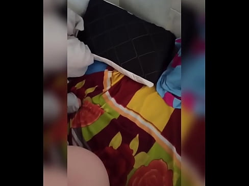 ❤️ Mano kambariokė lieka namuose viena, nes jos vyras atostogauja, o aš pasinaudoju proga ją išdulkinti ir užpildyti jos užpakalį pienu ❤ Šlapi prie mūsų ❌️